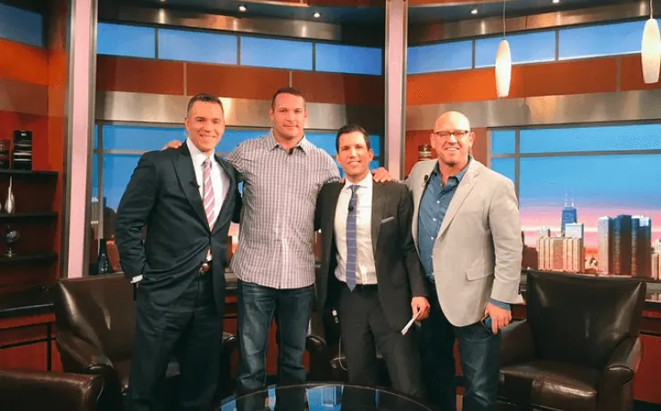 Bears legend Brian Urlacher has hair now, and he looks ... different
